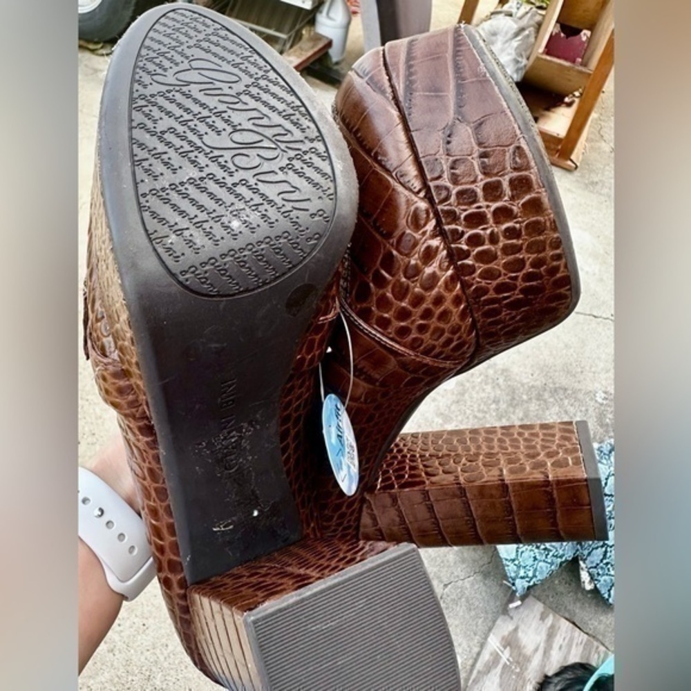 Gianni Bini Eveonne Platform Loafers - Picture 16 of 16